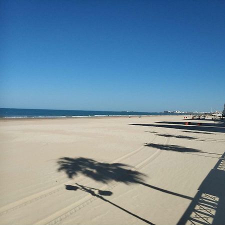 Ferienwohnung Guesting Comodoro Cádiz Exterior foto