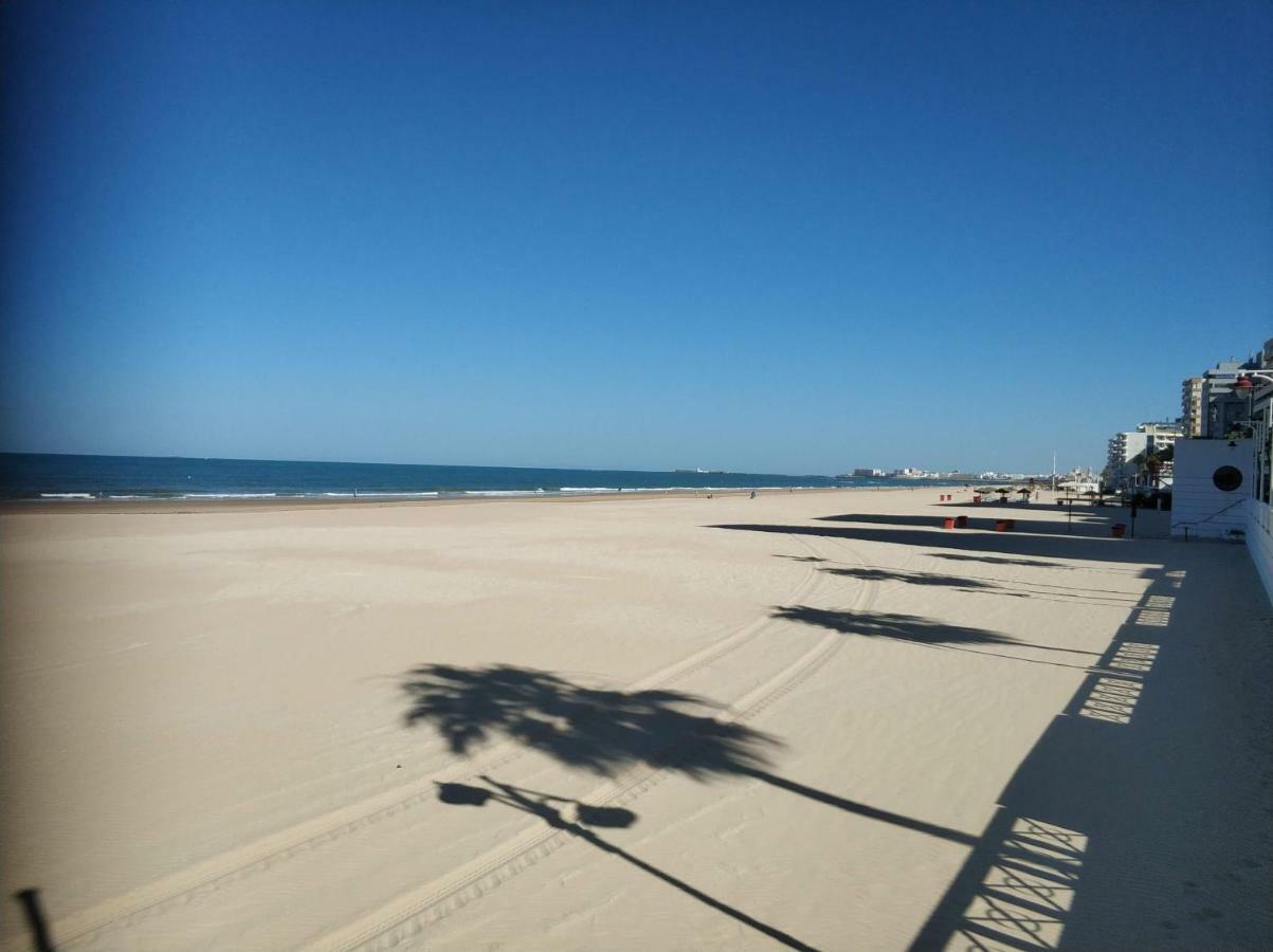 Ferienwohnung Guesting Comodoro Cádiz Exterior foto